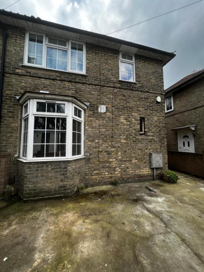 Good Priced Single Rooms In Sherperds Bush Londres Exterior foto